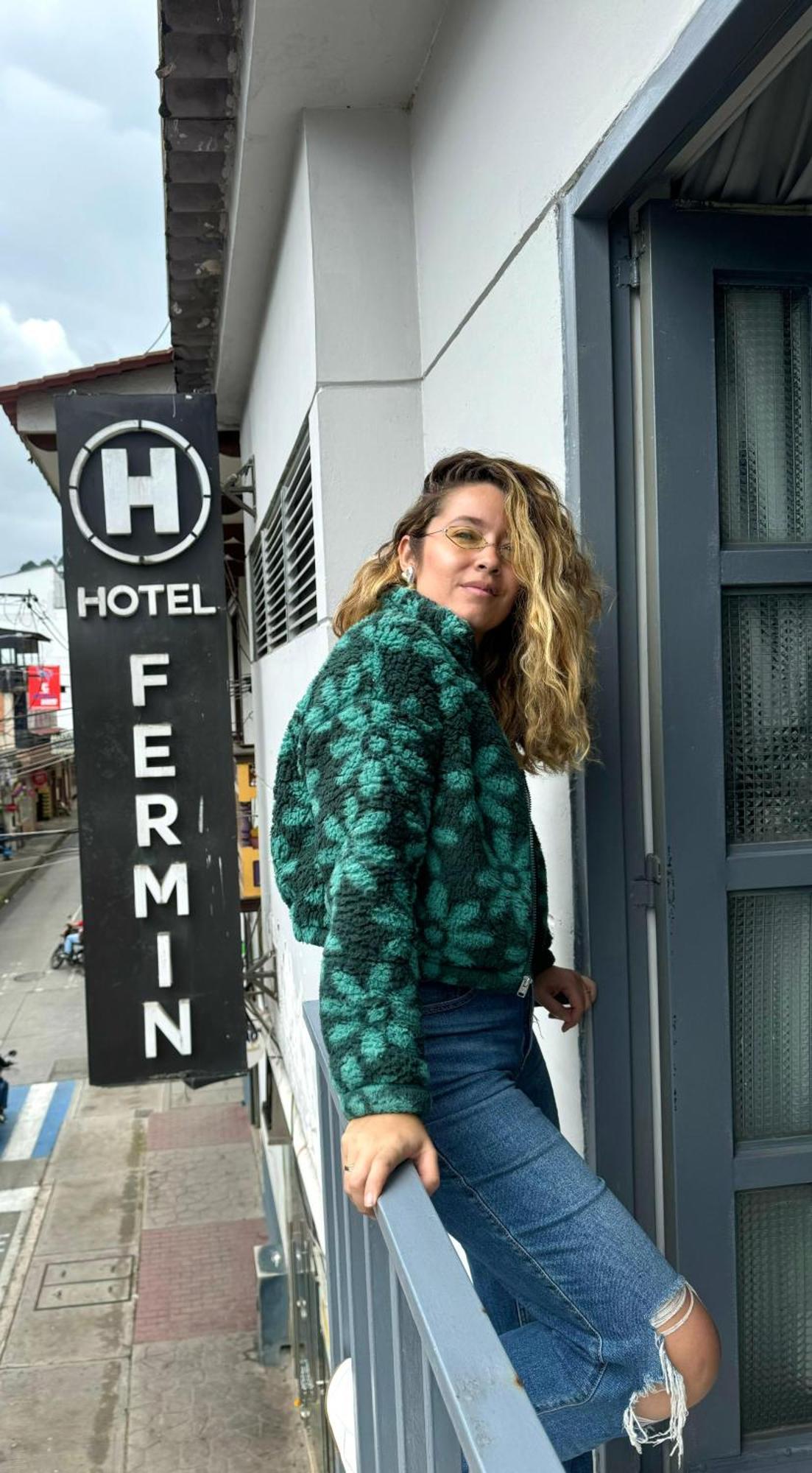 Hotel Fermin ซานตาโรซา เดกาบัล ภายนอก รูปภาพ