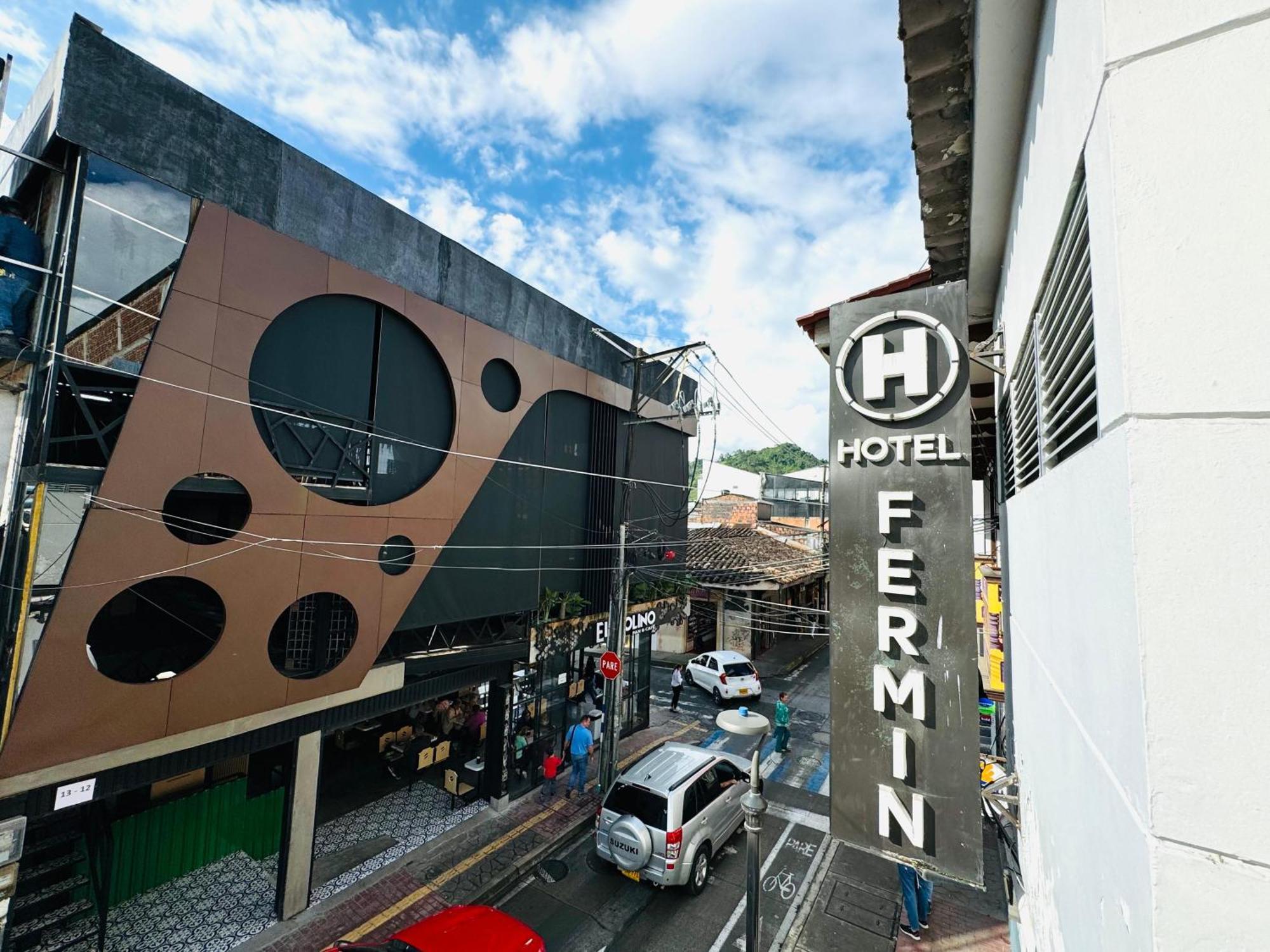 Hotel Fermin ซานตาโรซา เดกาบัล ภายนอก รูปภาพ